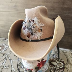 Vintage wool cowboy hat with feathers tan Betmar